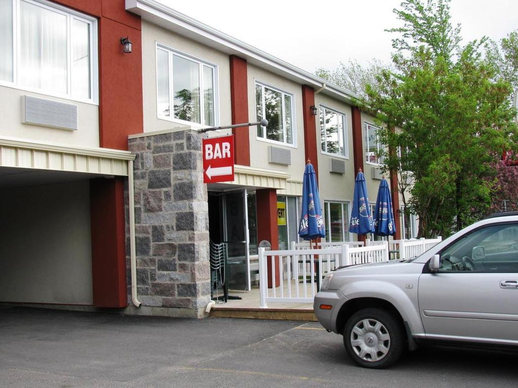 Hotel Le Voyageur Quebeque Exterior foto